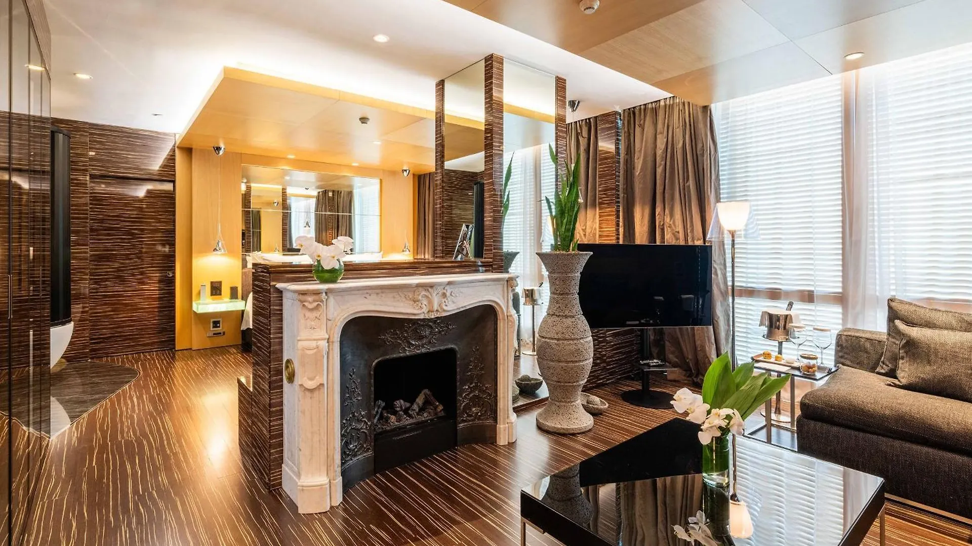 Hotel Romeo Napoli 5*, Naples